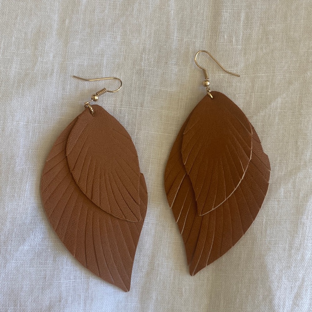Faux leather feather earrings dangle brown